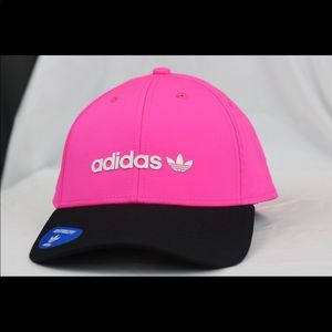 Adidas SnapBack.
